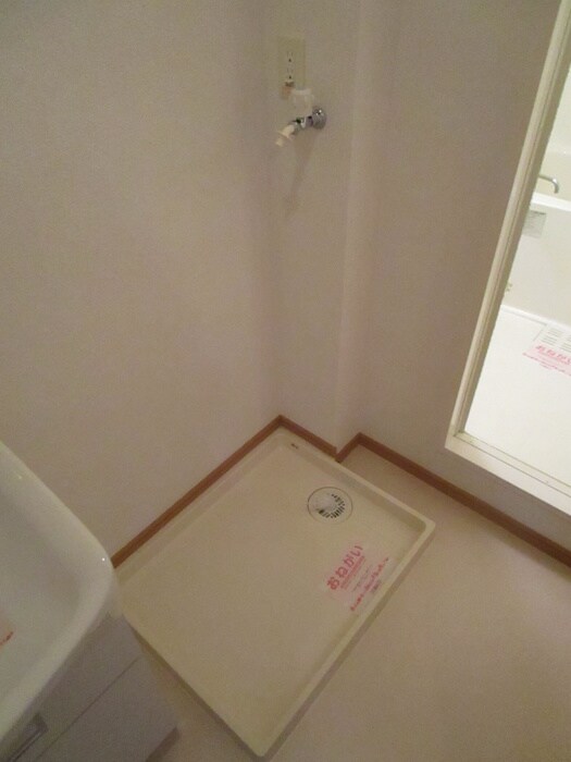 物件内観写真15　(洗濯機置場)