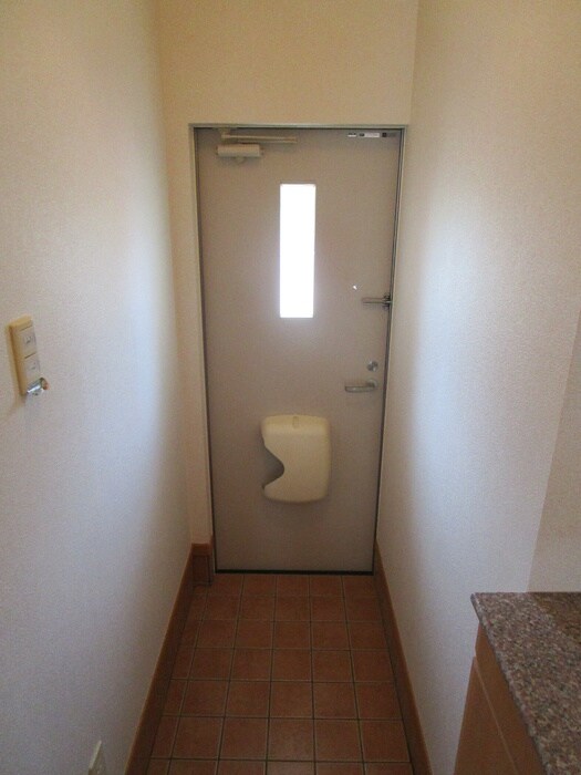 物件内観写真17　(玄関)