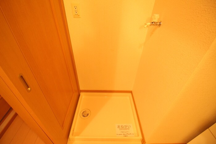 物件内観写真17　(洗濯機置場)