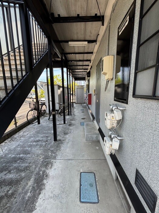 物件外観写真4　(エントランス部分)