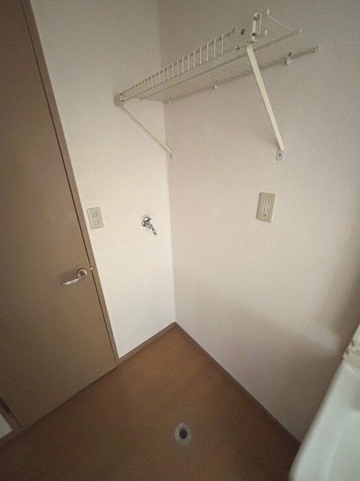 物件内観写真13　(洗濯機置場)