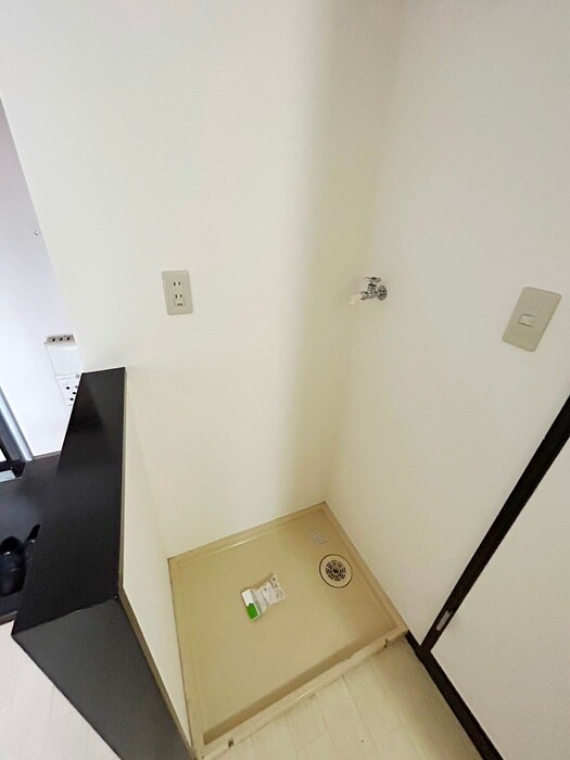 物件内観写真15　(洗濯機置場)