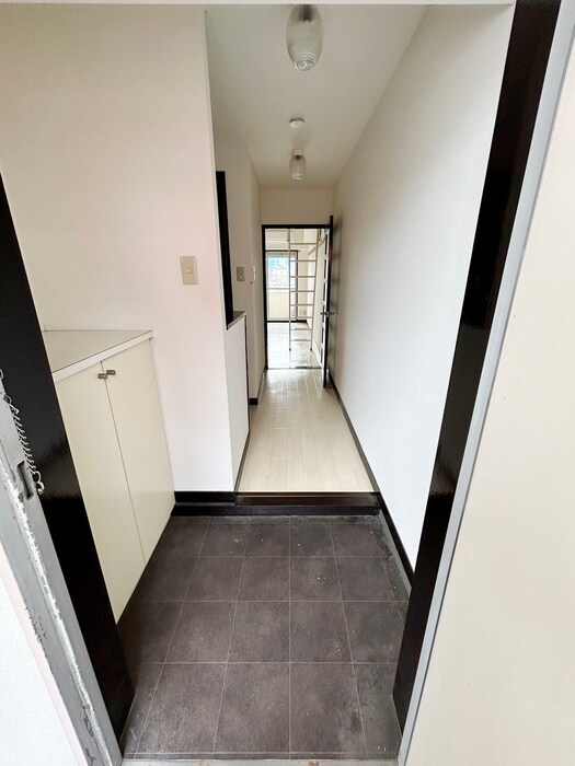 物件内観写真16　(玄関)