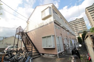 啓進ハイツ南仙台外観写真