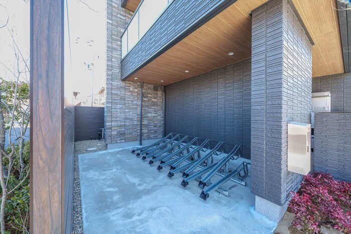 物件外観写真3　(駐輪場)