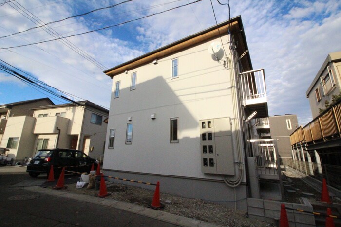 物件外観写真3　(エントランス部分)