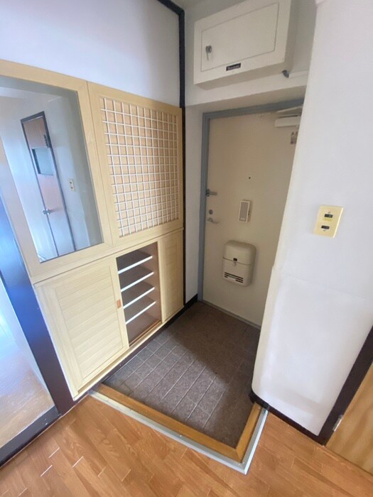 物件内観写真17　(玄関)