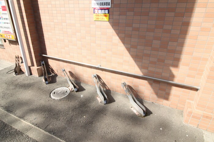 物件外観写真6　(駐輪場)