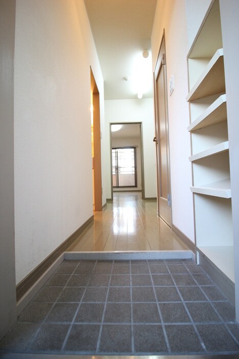 物件内観写真15　(玄関)