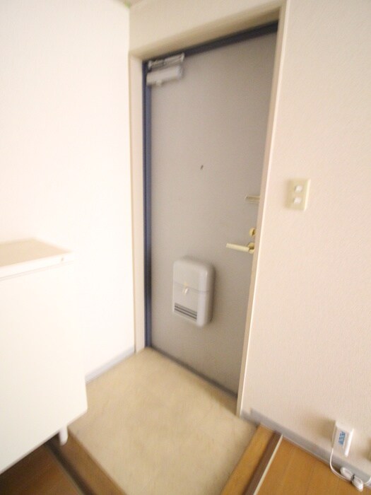 物件内観写真12　(玄関)