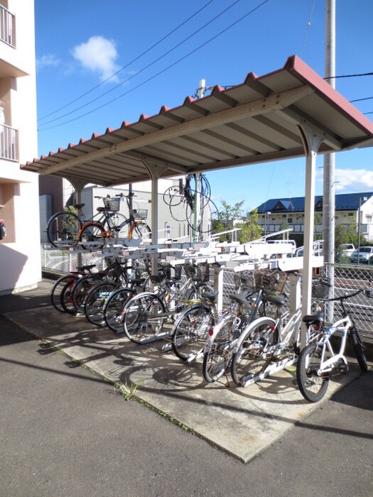 物件外観写真3　(駐輪場)