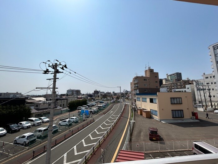 物件内観写真16　(室内からの展望)