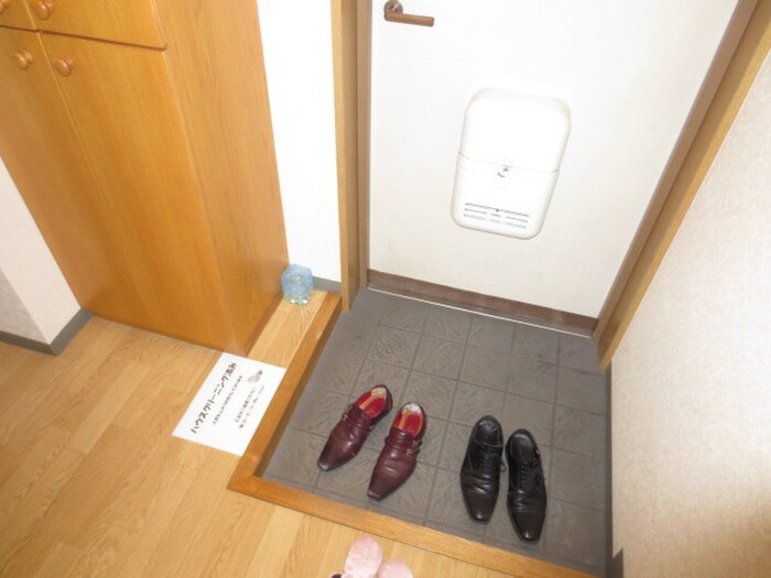 物件内観写真18　(玄関)