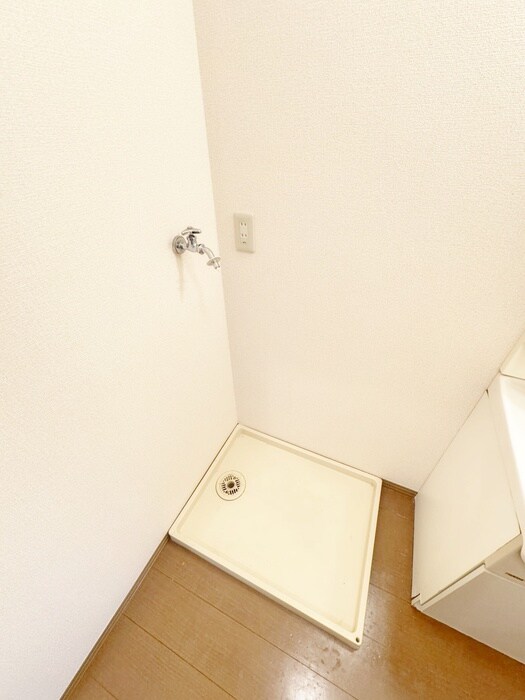 物件内観写真16　(洗濯機置場)