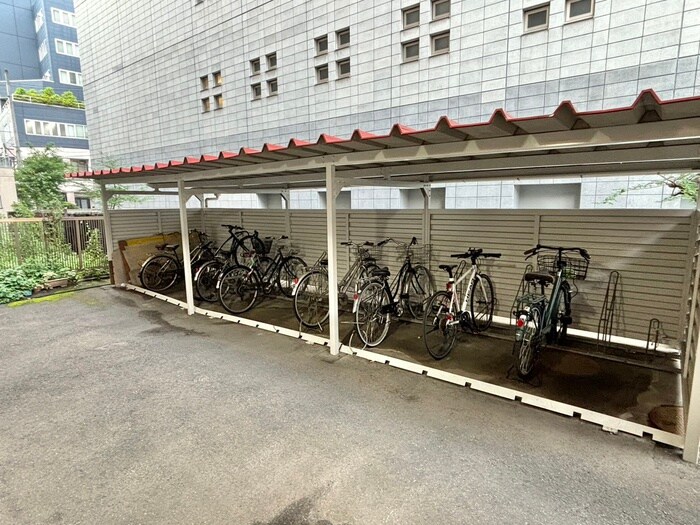 物件外観写真3　(駐輪場)