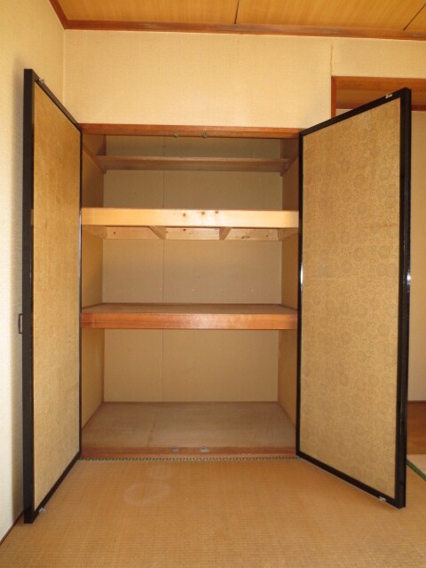物件内観写真16　(収納)
