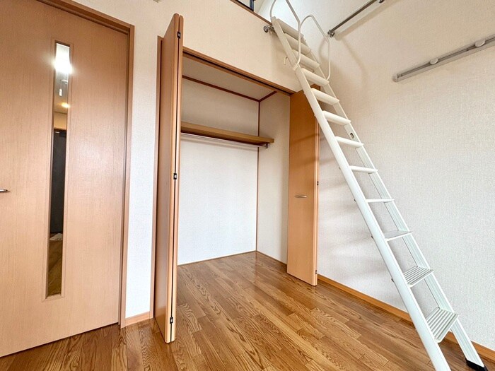 物件内観写真10　(収納)