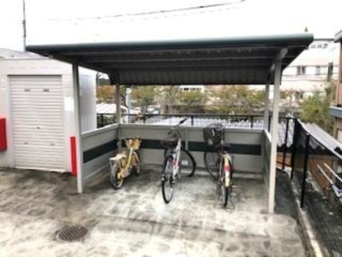 物件外観写真2　(駐輪場)