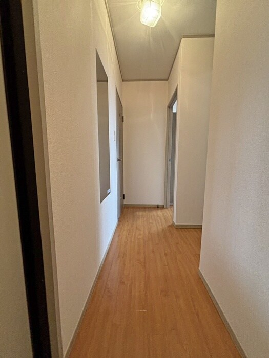 物件内観写真18　(廊下)