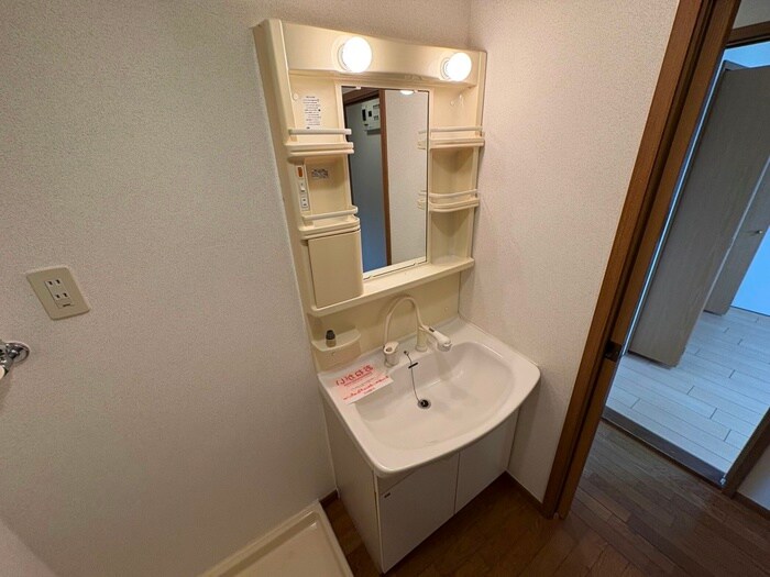 物件内観写真12　(洗面)