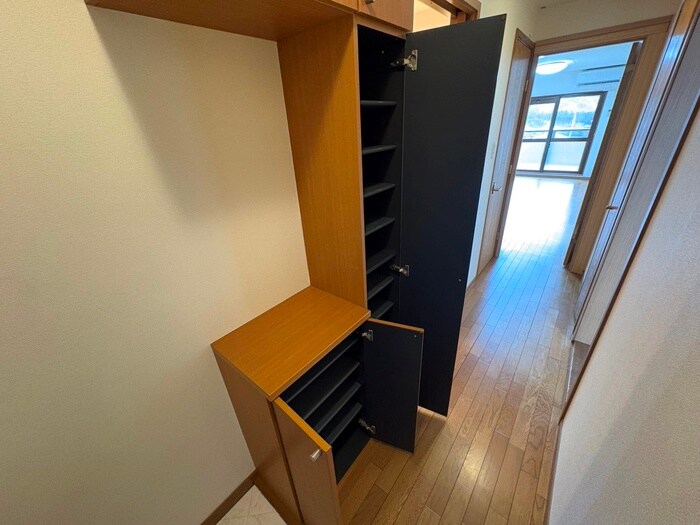 物件内観写真16　(靴箱)