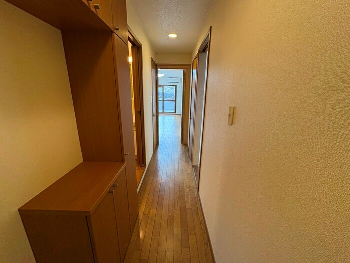 物件内観写真21　(廊下)