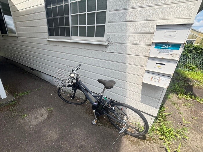 物件外観写真5　(駐輪場)