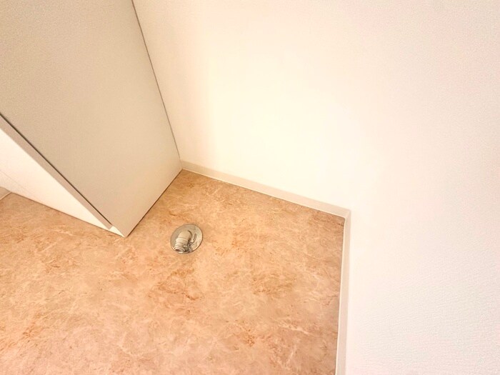 物件内観写真16　(洗濯機置場)