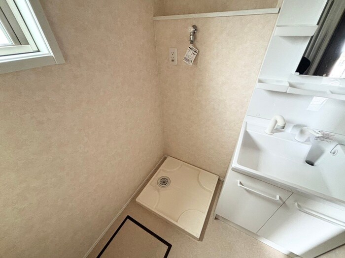 物件内観写真12　(洗濯機置場)