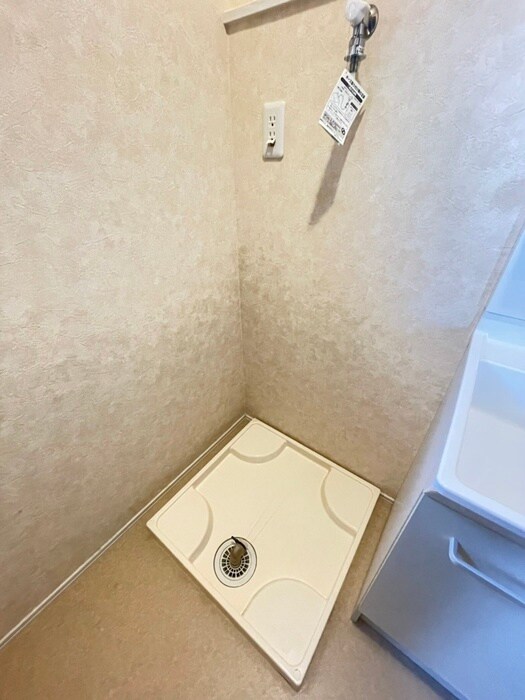 物件内観写真13　(洗濯機置場)