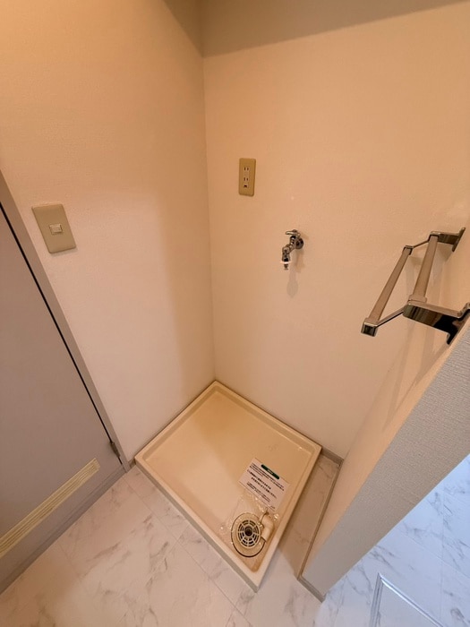 物件内観写真15　(洗濯機置場)