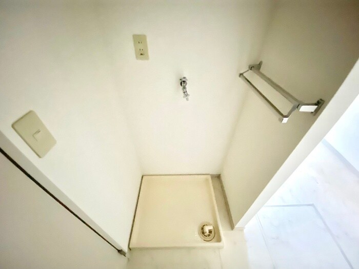 物件内観写真16　(洗濯機置場)