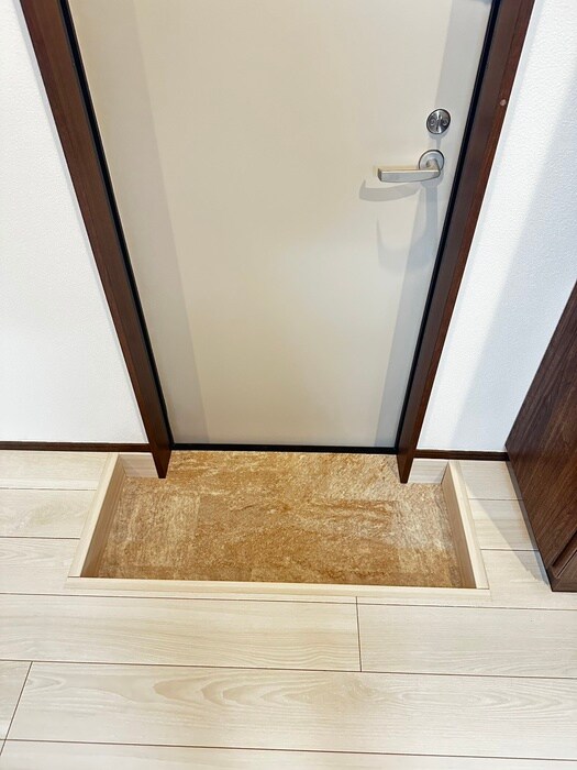 物件内観写真18　(玄関)