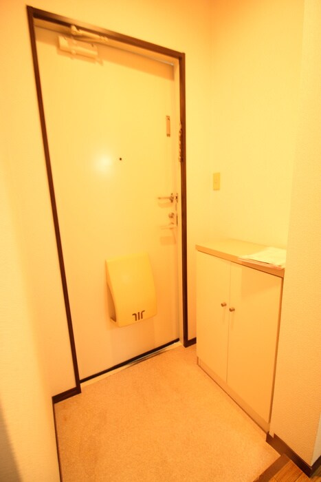 物件内観写真7　(玄関)