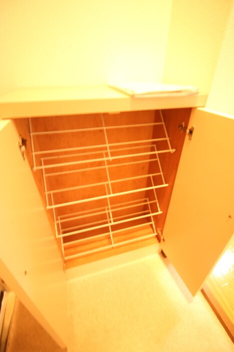 物件内観写真8　(靴箱)