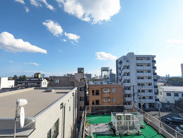 物件内観写真16　(室内からの展望)