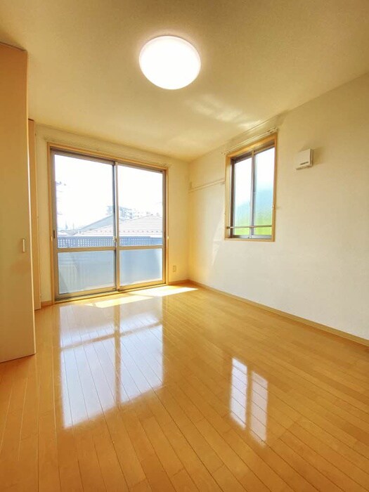 物件内観写真3　(居室)