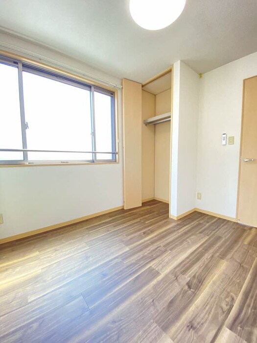 物件内観写真4　(収納)