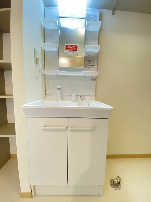 物件内観写真7　(洗面)