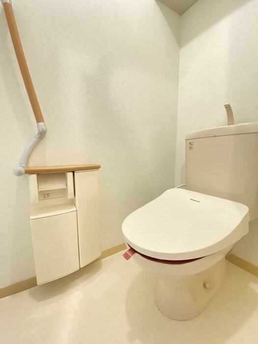 物件内観写真8　(トイレ)