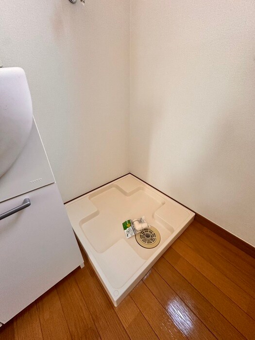 物件内観写真13　(洗濯機置場)