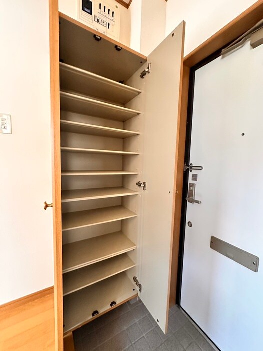 物件内観写真14　(靴箱)