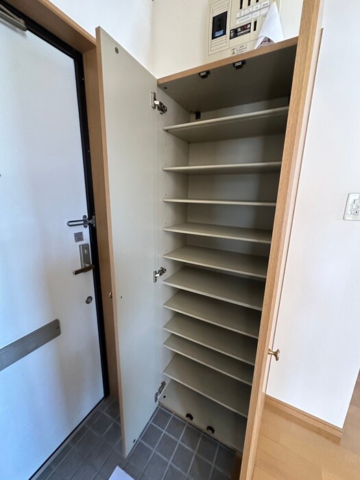 物件内観写真15　(靴箱)