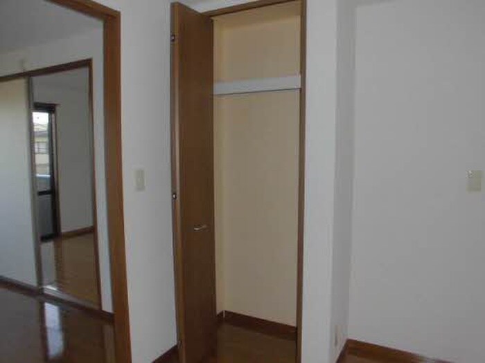 物件内観写真16　(収納)