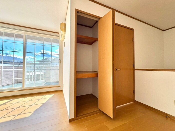 物件内観写真6　(収納)