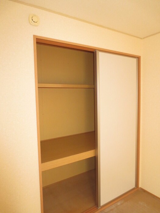 物件内観写真12　(収納)