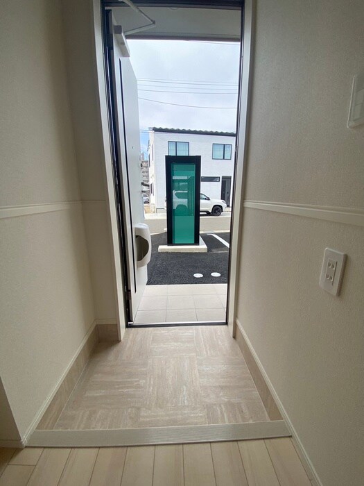 物件内観写真22　(玄関)