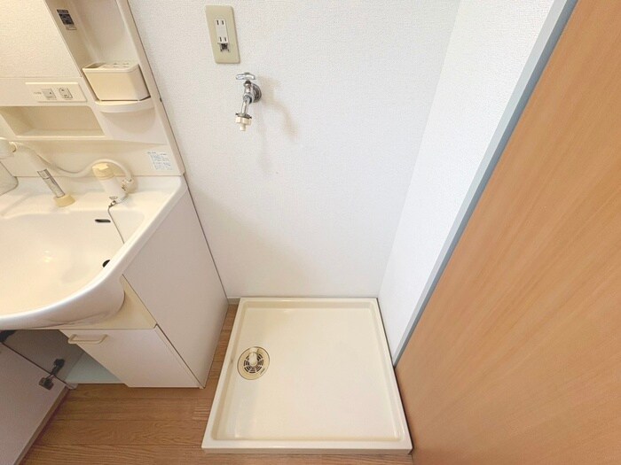 物件内観写真13　(洗濯機置場)