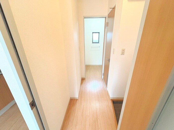 物件内観写真15　(廊下)
