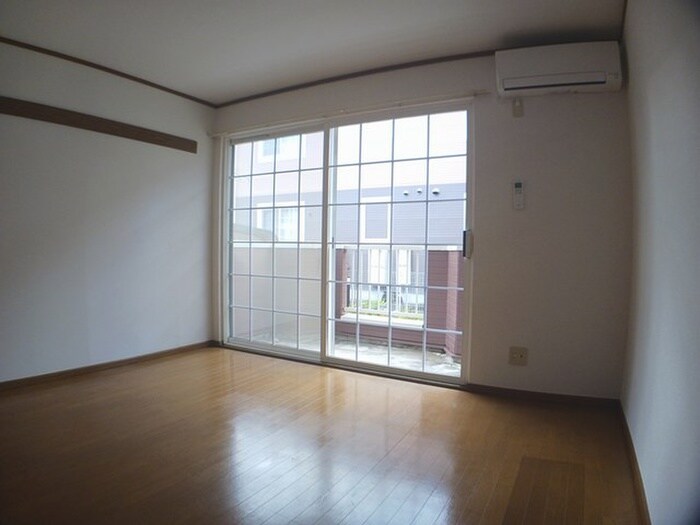 物件内観写真4　(居室)